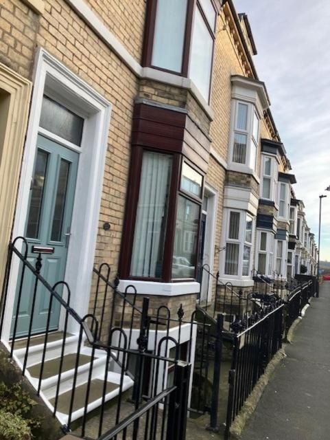 Rovers' Retreat Whitby George Street Екстериор снимка